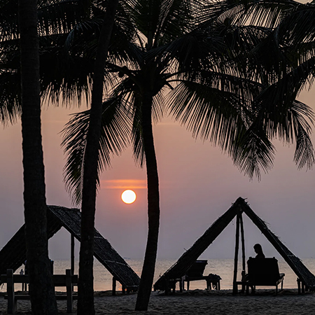 gallary women on beach